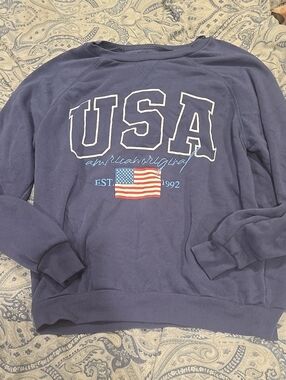 Nwot Zoe + Liv Sweatshirt